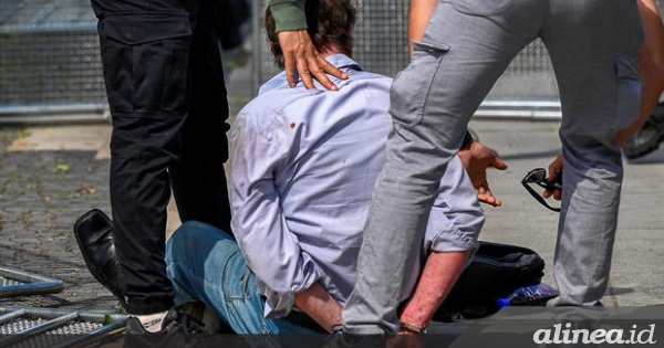 PM Slovakia Robert Fico ditembak saat menemui&nbsp;pendukungnya